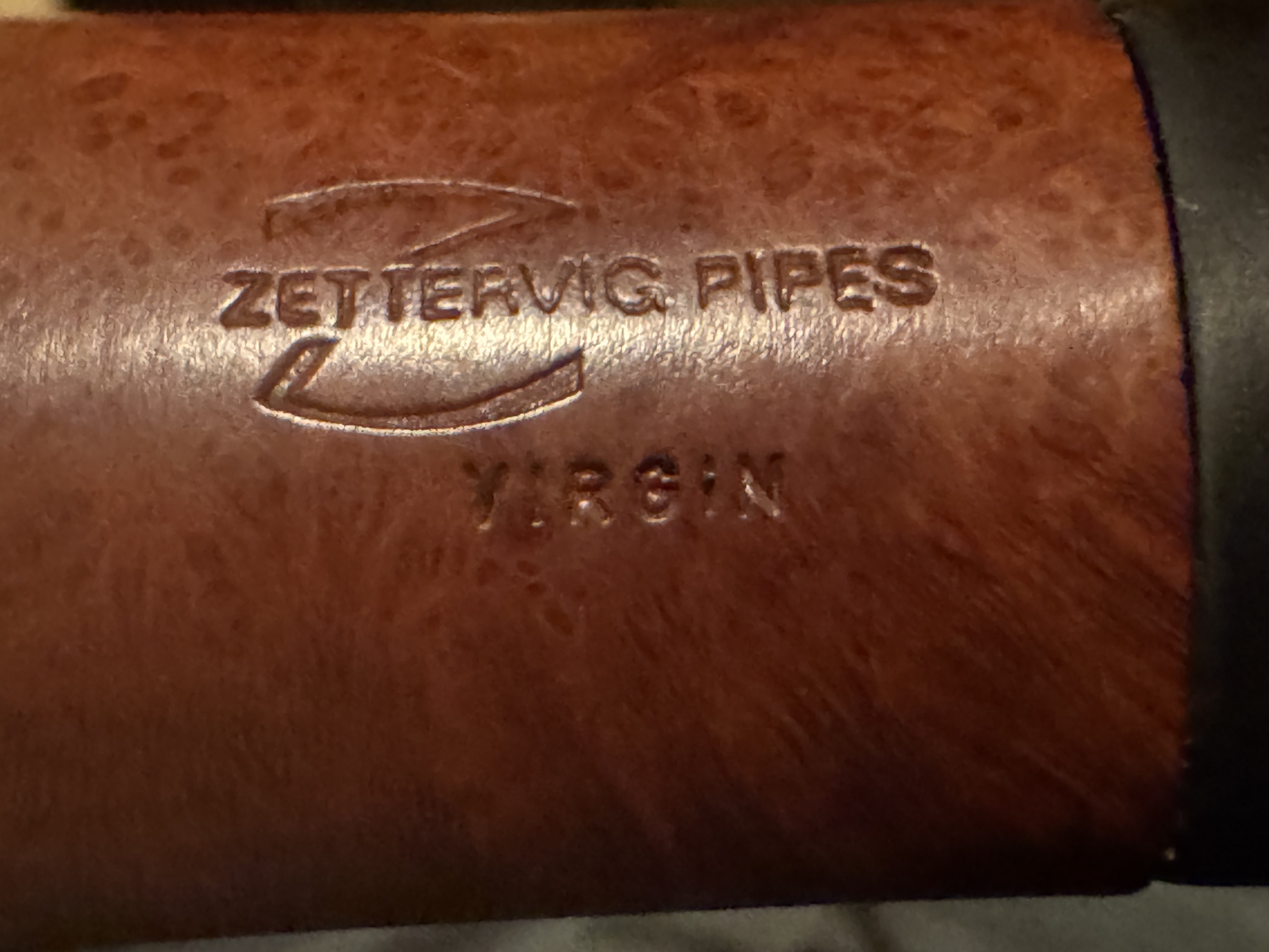 Zettervic Pipes Virgin Bent Volcano Estate Pipe - Smooth Briar, Vulcanite Saddle Stem, 9mm Filter 9