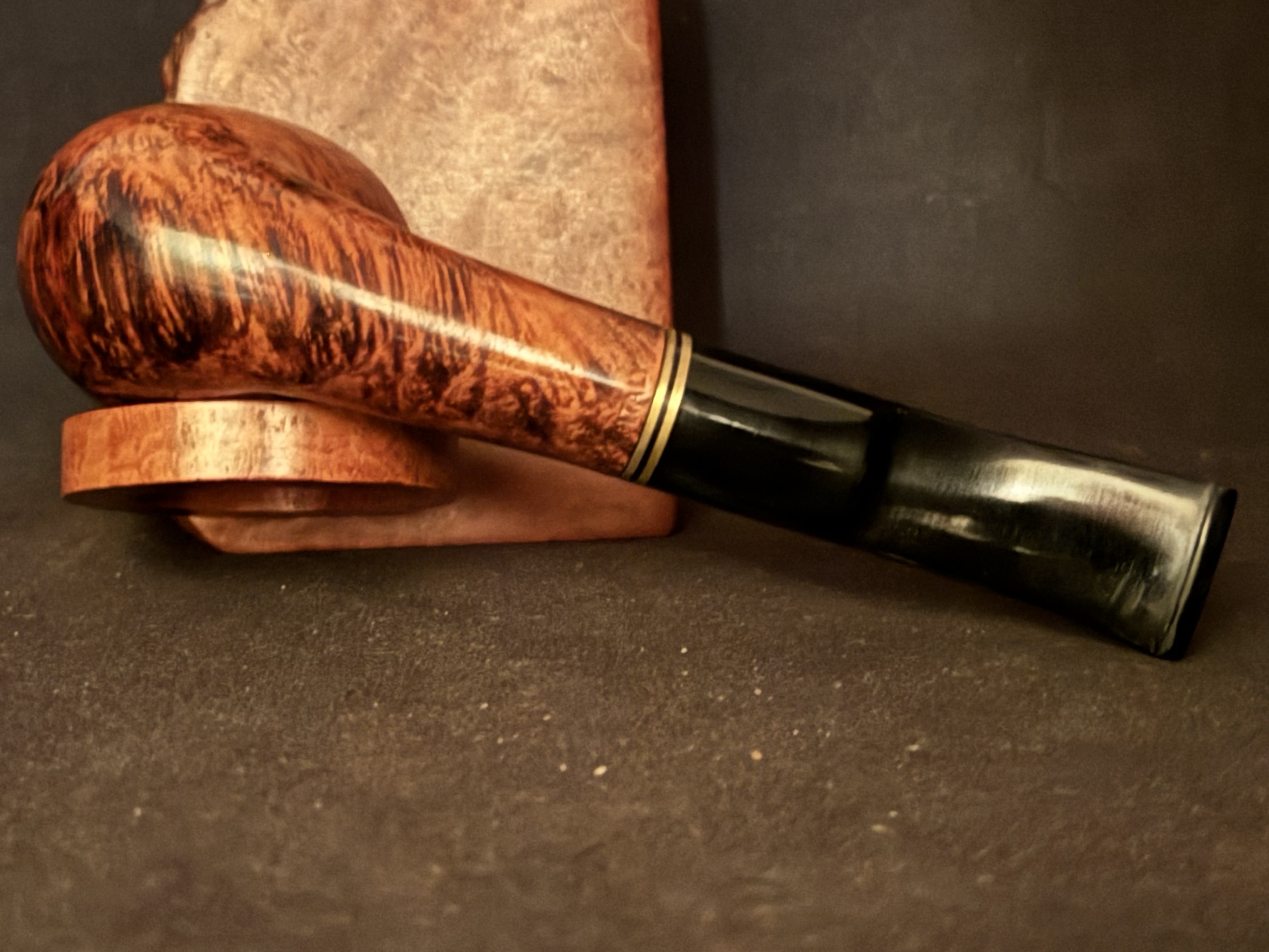 Molina Italy Smooth Straight Dublin Estate Pipe - Acrylic Saddle Stem, 9mm Filter, Fishtail 6