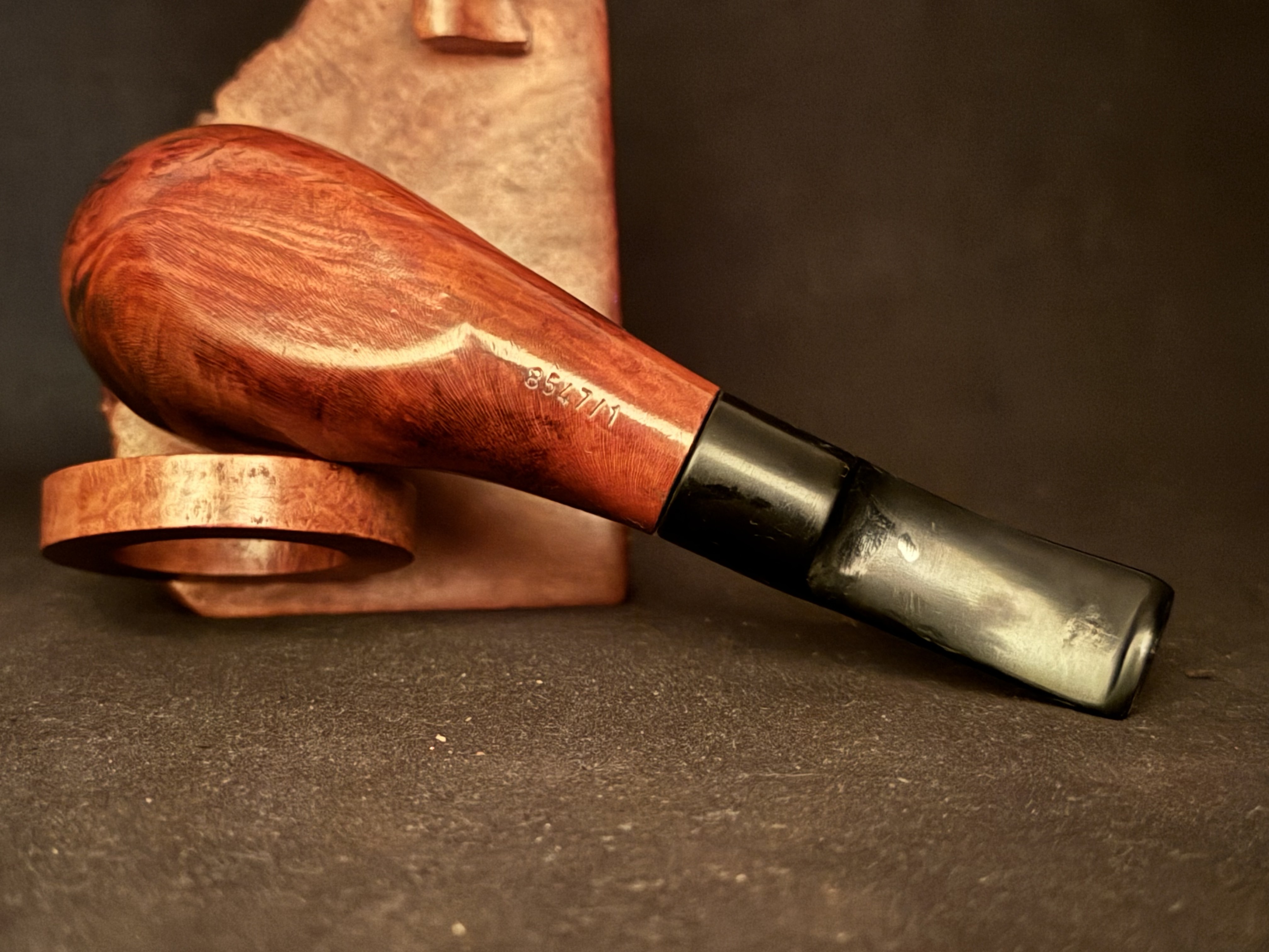 Lorenzo TUGBOAT 8547/1 Smooth Briar Horn-Shape Sitter Estate Pipe - Acrylic Saddle Stem, Fishtail, 9mm Filter 5