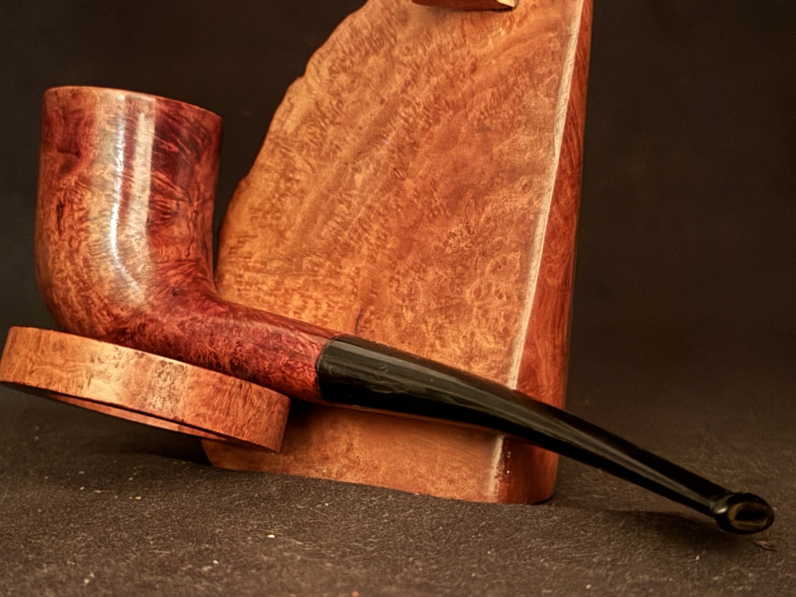 Royal Ascot London Made Smooth Straight Zulu Shape Estate Pipe - Acrylic Tapered Stem