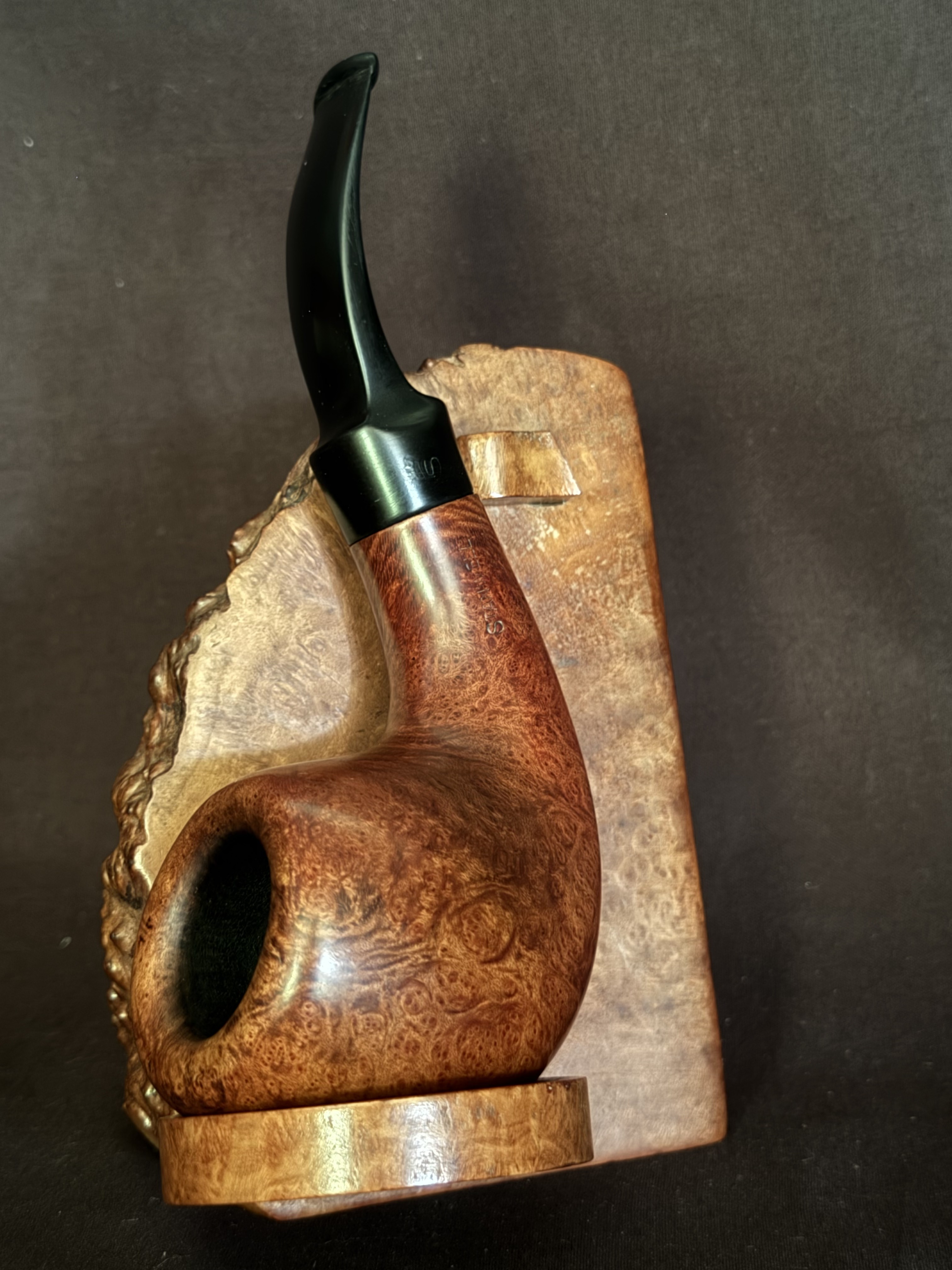 Stanwell Royal Briar Bent Acorn Shape 22 Smooth Finish Danish Estate Pipe, 1980-2015