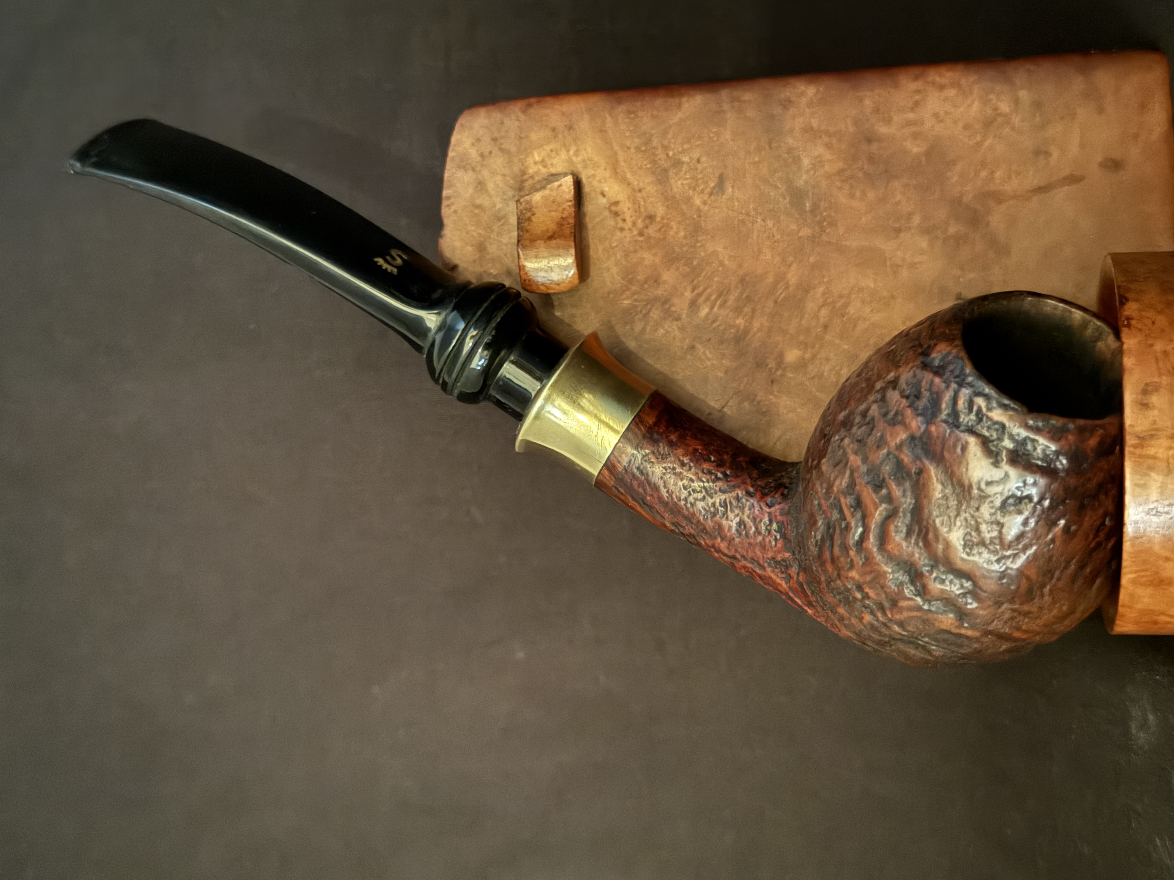 Stanwell Tulip Sandblast Bent Egg Estate Pipe, Acrylic Saddle Stem, Gold Tone Crown S Logo, 9mm Filter, Made in Denmark 2