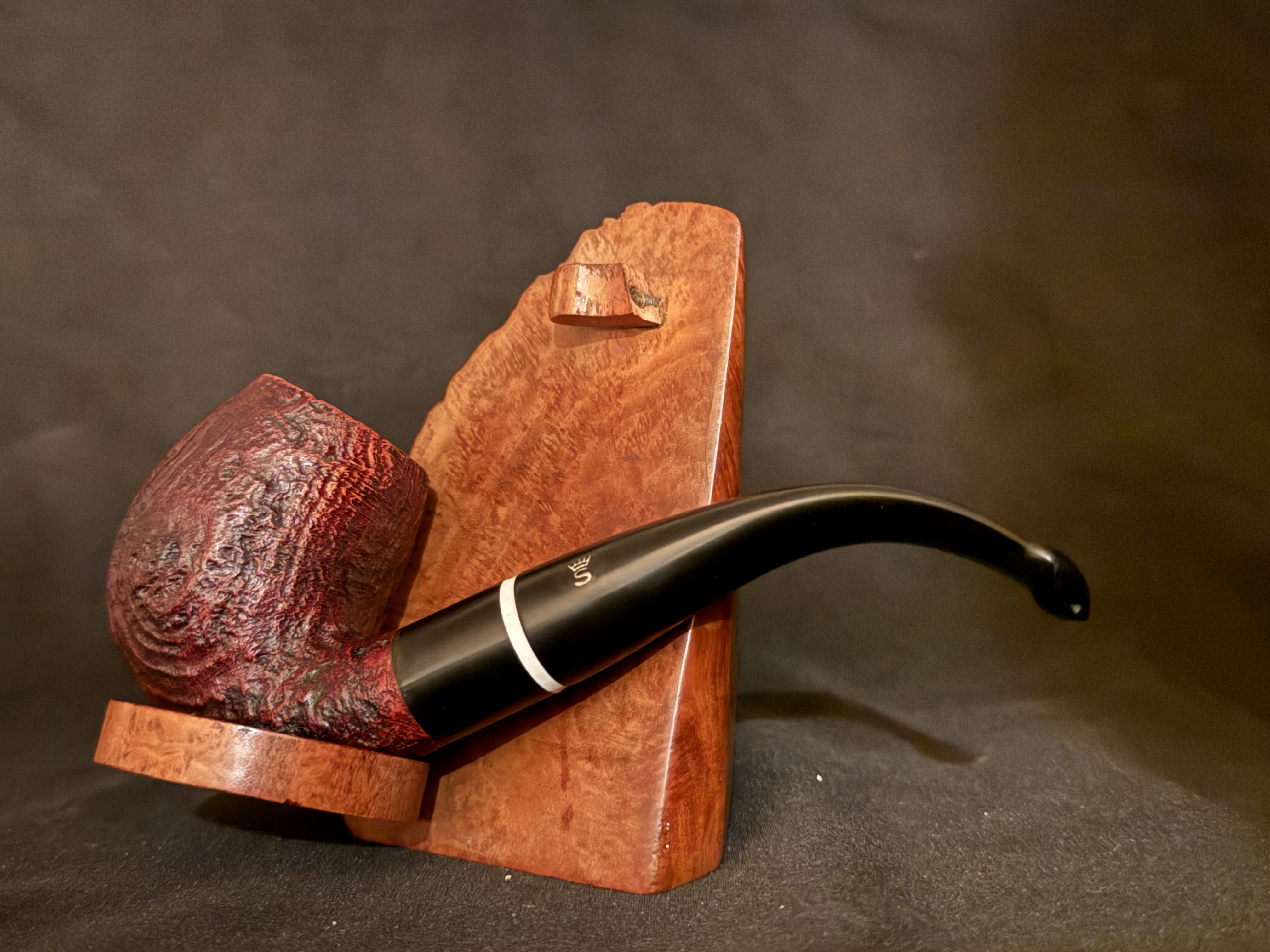 Stanwell Rouge 160 Sandblasted Bent Billiard Pipe, Made in Denmark, Tapered Vulcanite Fishtail Stem, White Acrylic Band, 9mm Filter 8