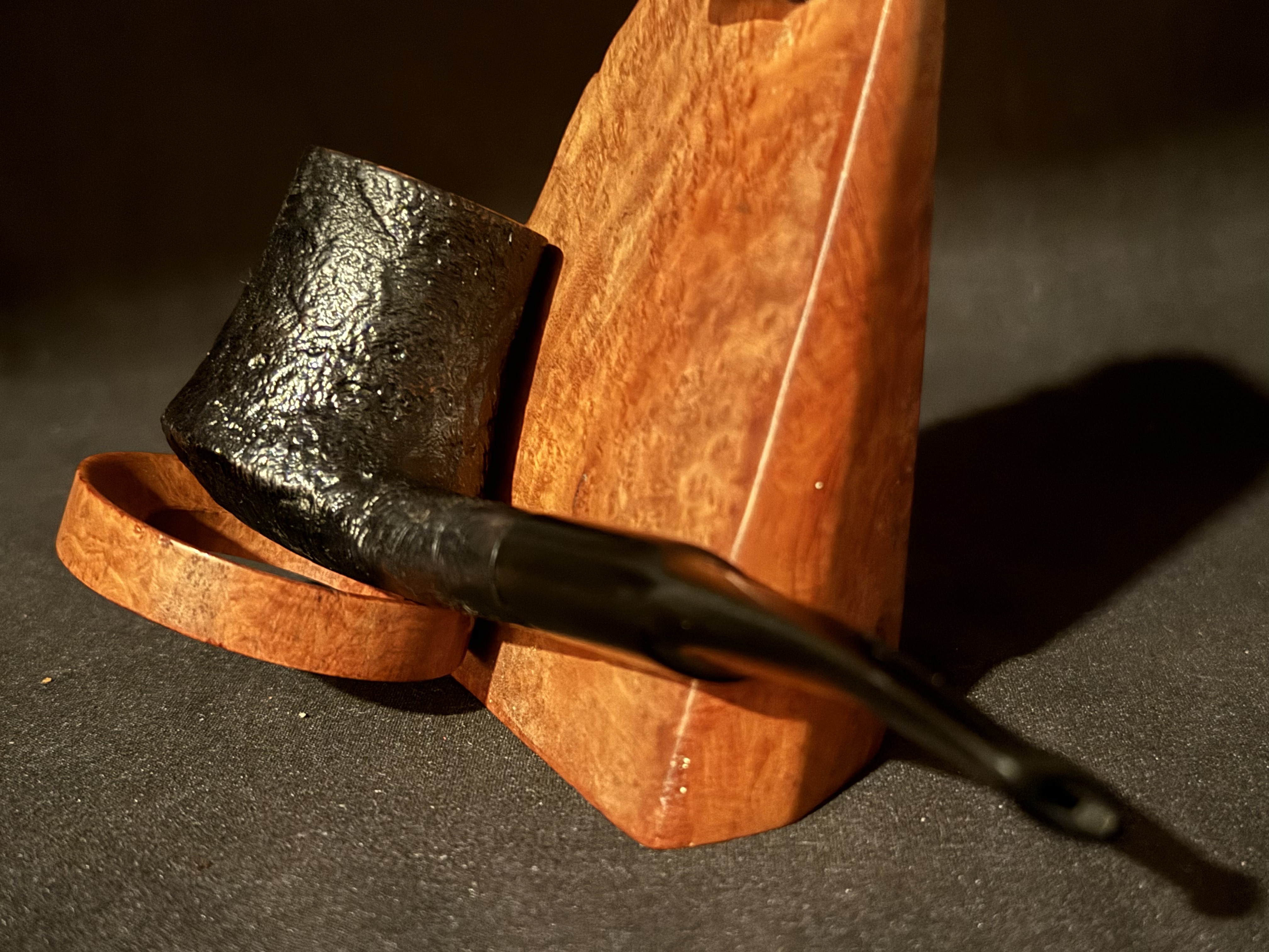 Standard Volcano Pot Briar Pipe - Oval Shank, Vulcanite Saddle Stem, Fishtail Bit, Estate