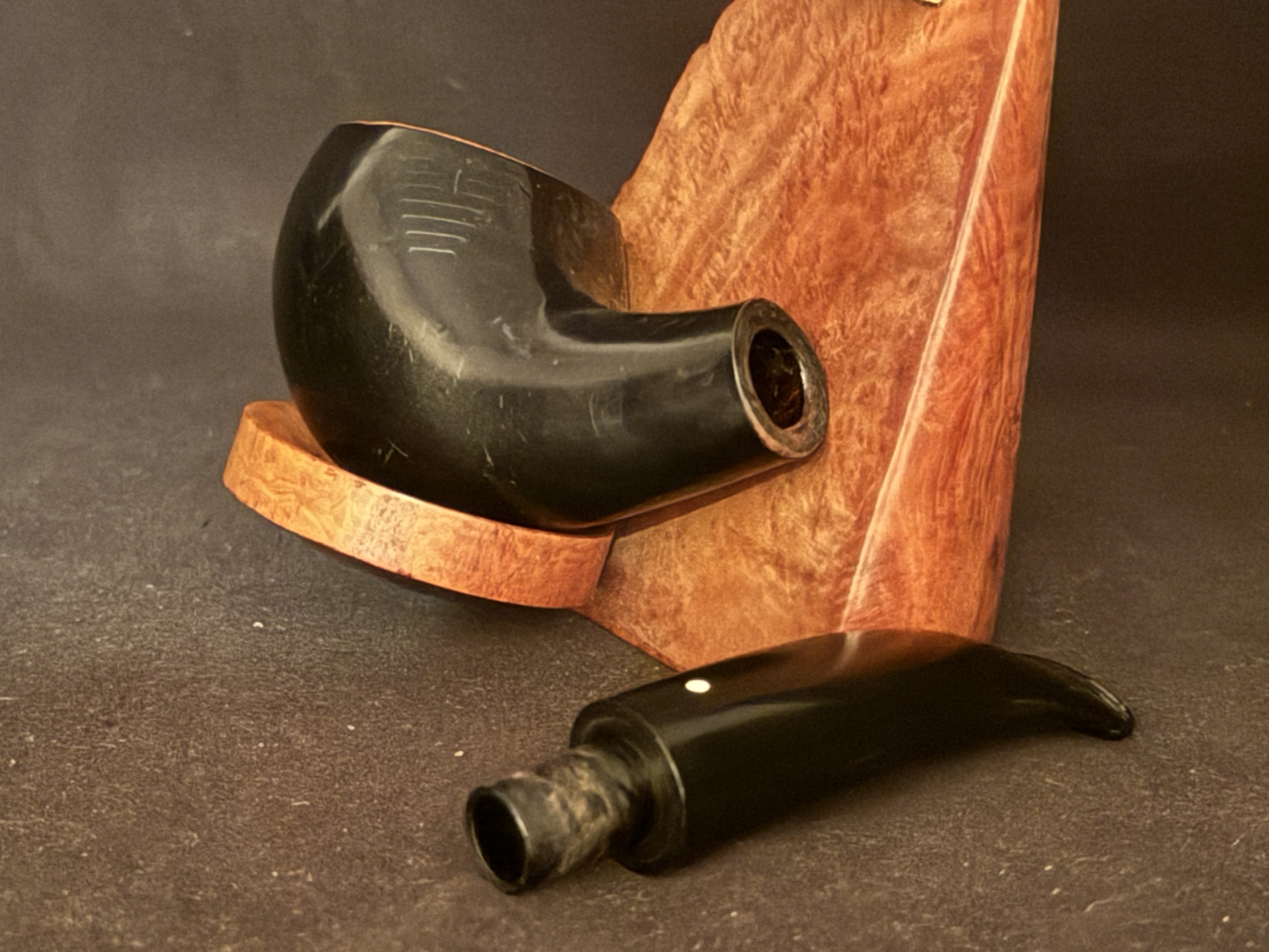 Vauen Apple Shape Smooth Ebony Finish Vulcanite Tapered Stem 9mm Fishtail Estate Pipe 9