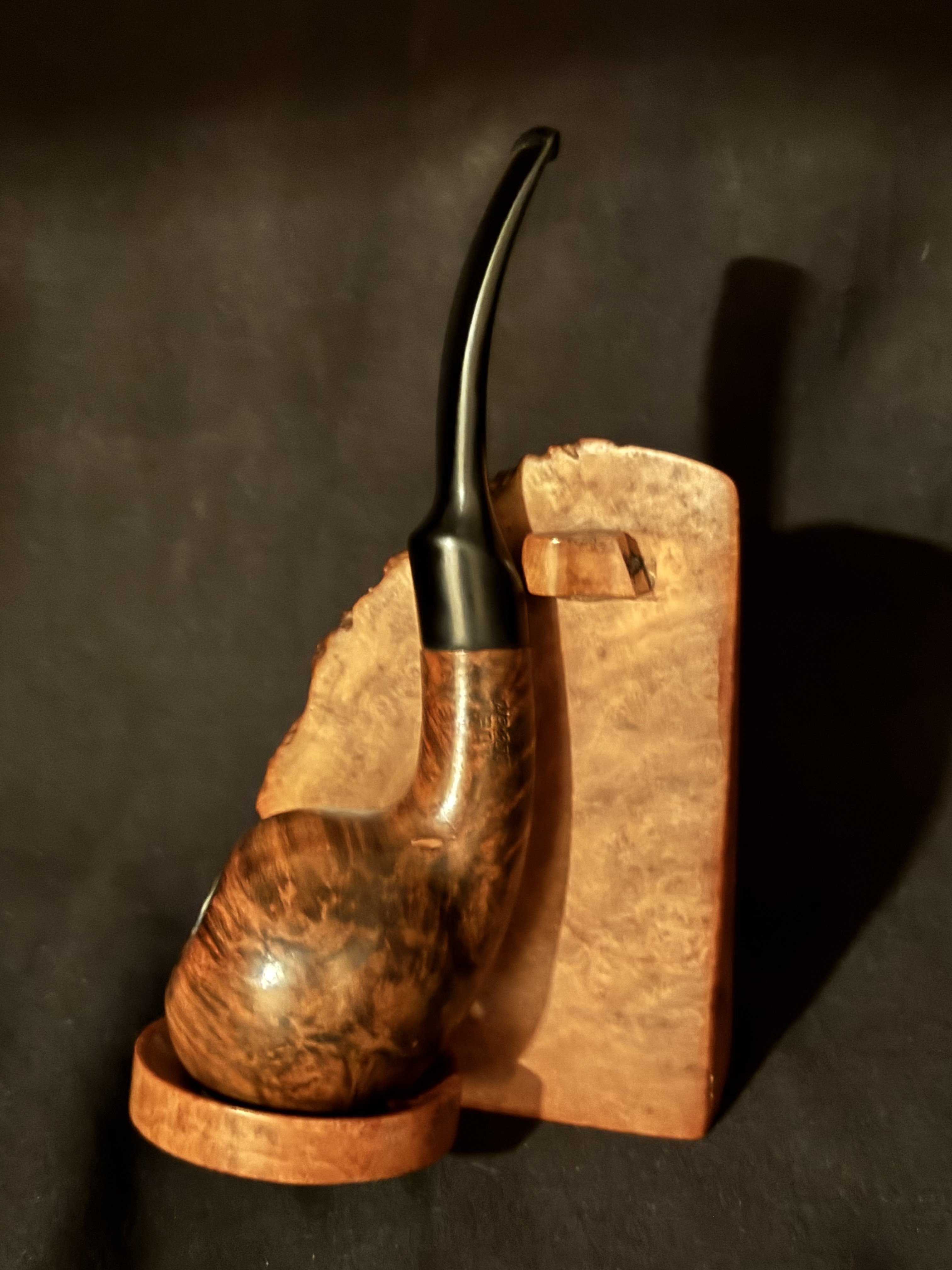 Vauen Dr. Perl 3077 Smooth Bent Tomato Estate Pipe, Saddle Stem