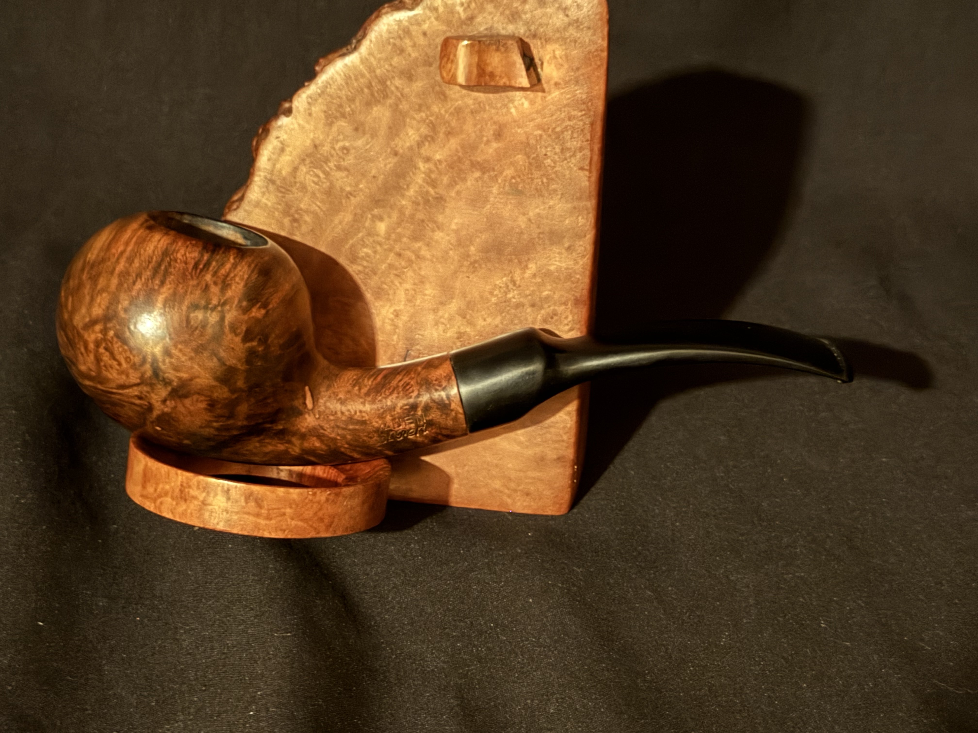 Vauen Dr. Perl 3077 Smooth Bent Tomato Estate Pipe, Saddle Stem 3