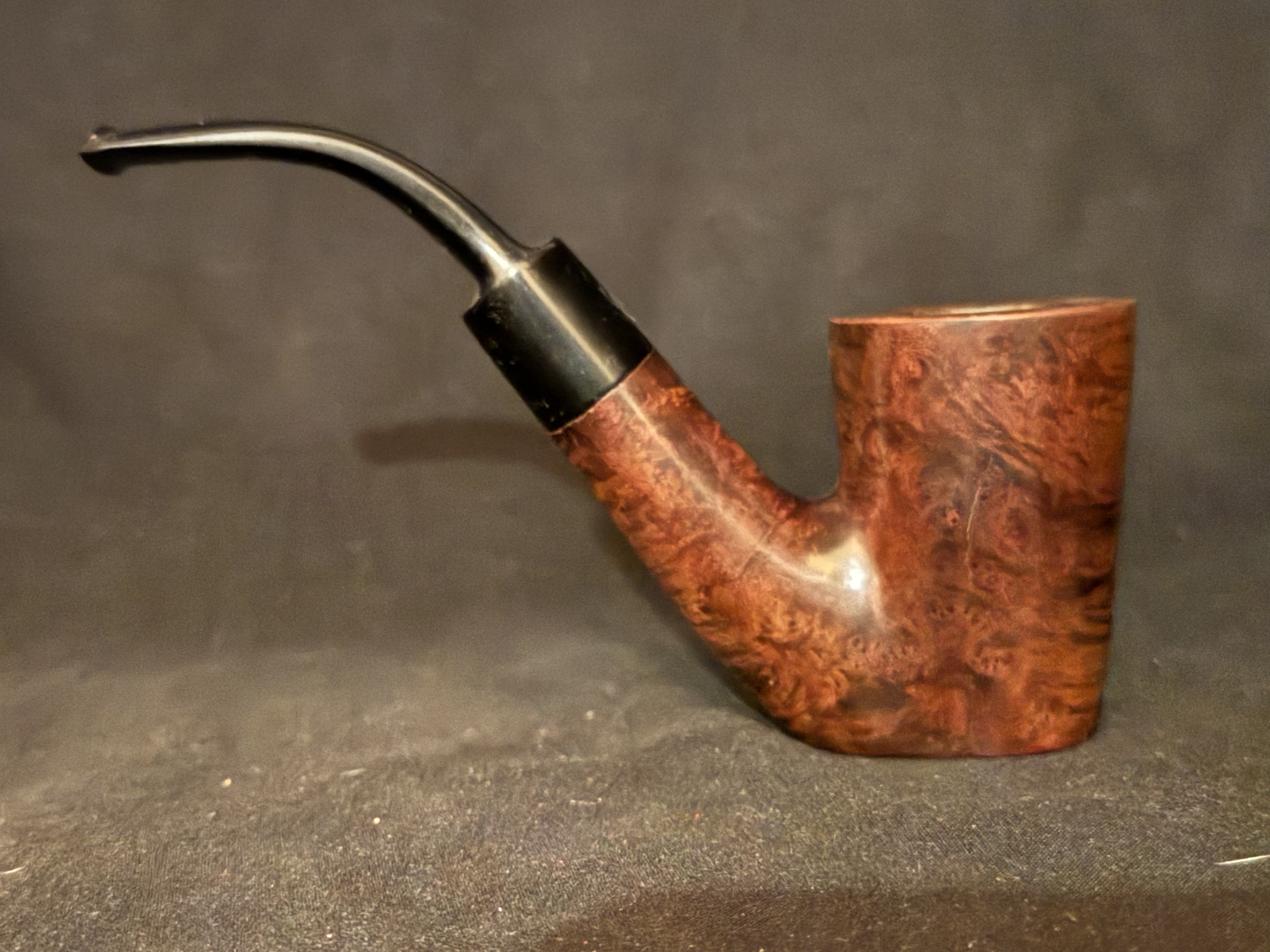 Vauen Luxus 037 Smooth Bent Dublin Sitter Estate Pipe with Vulcanite Saddle Stem and 9mm Filter 3